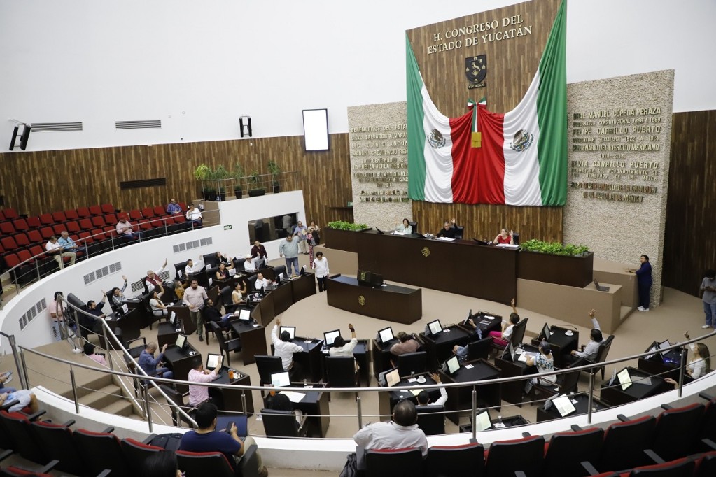 Comisión de puntos constitucionales distribuye iniciativa para realizar ajustes a diversas leyes