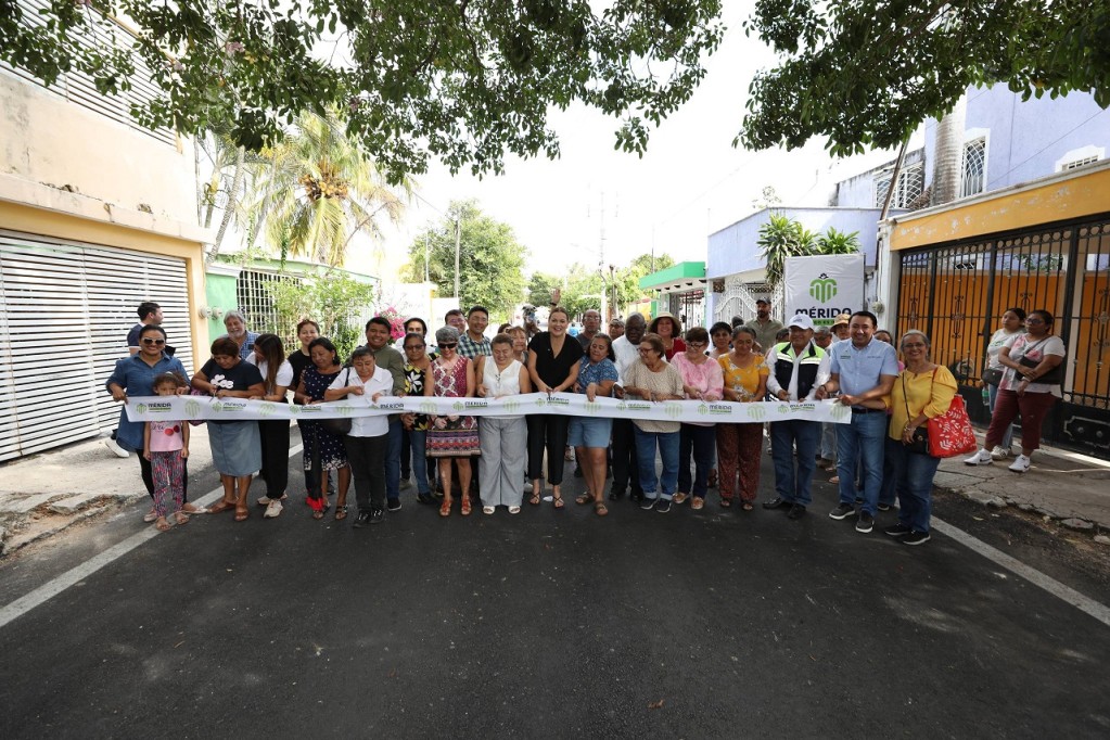 Ayuntamiento de Mérida entrega repavimentación en fraccionamiento Bosques del Poniente