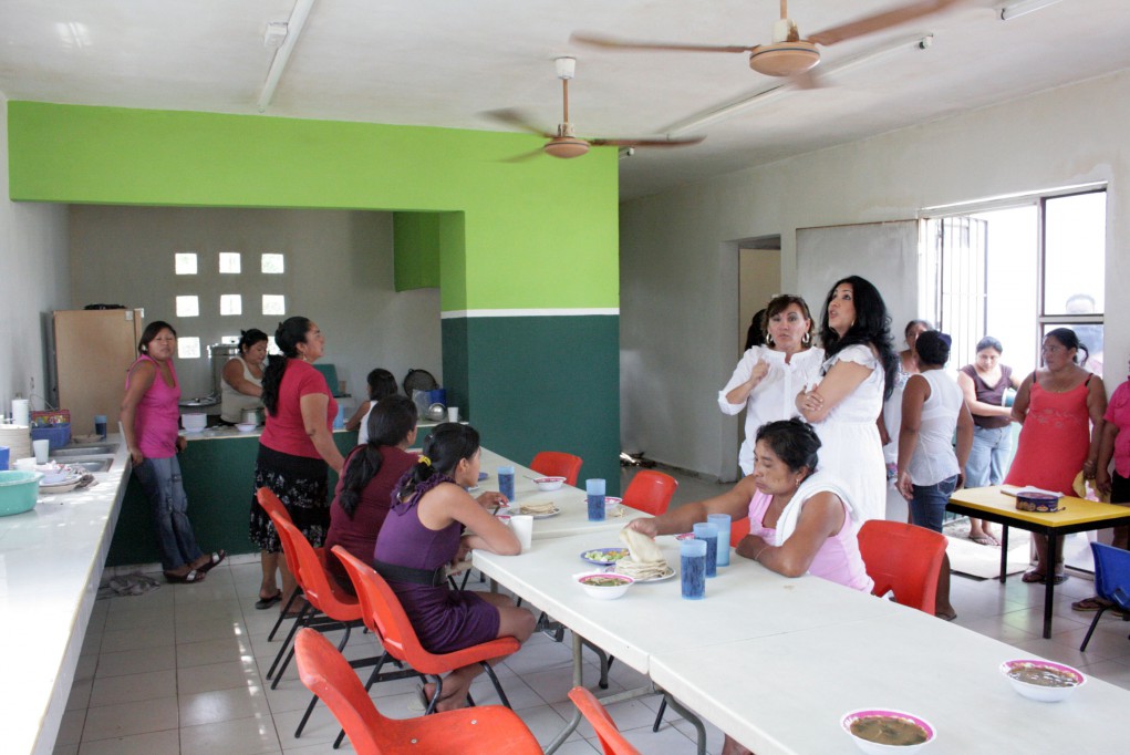 VALLADOLID: Mejor servicio e higiene en el comedor de la comisaría de Yalcoba VALLADOLID: Mejor servicio e higiene en el comedor de la comisaría de Yalcoba