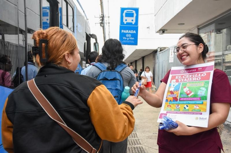 Impulsa SSY la campaña “Cepillo Viajero” para promover la salud bucal en usuarios del transporte público