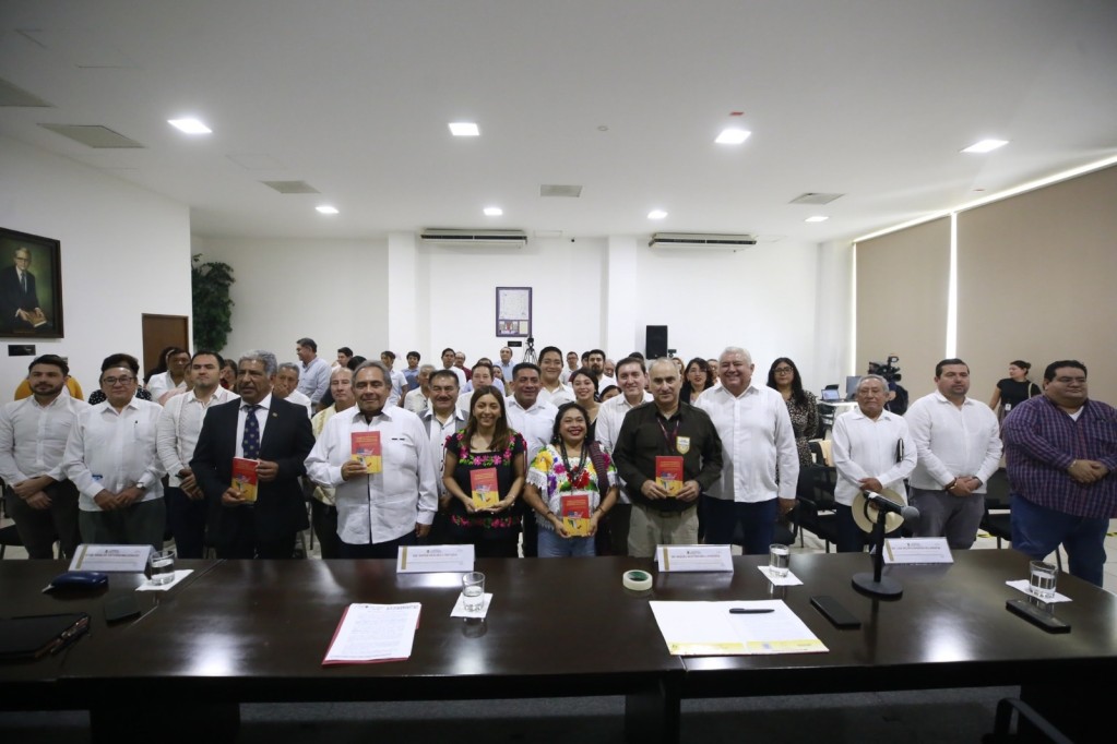 Fue el Congreso sede de presentación de libro sobre personas migrantes