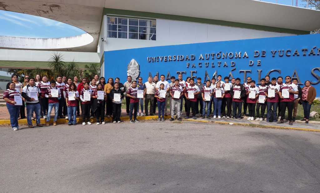 Jóvenes del Telebachillerato Comunitario destacan en Torneo Estatal de Ajedrez