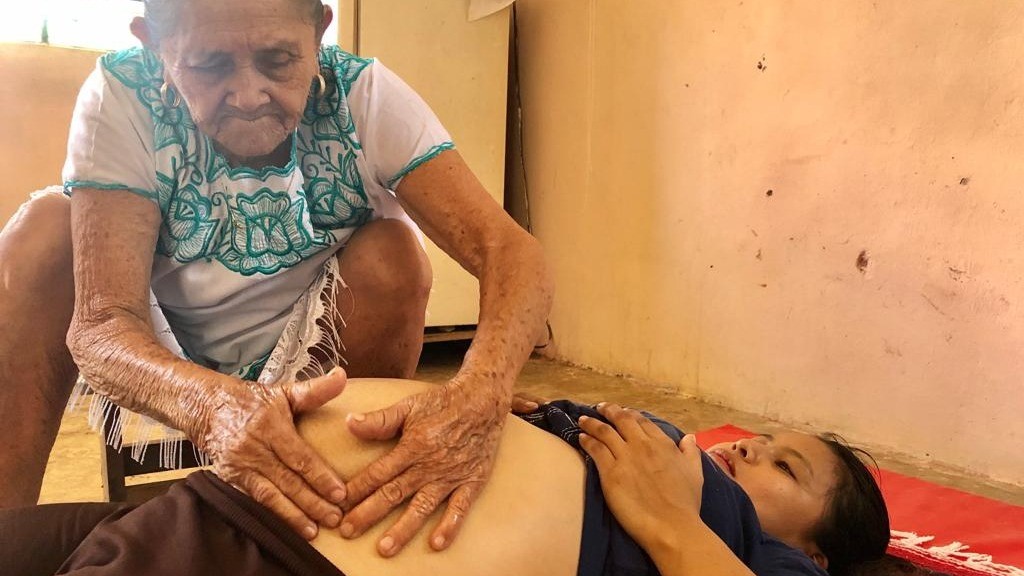 A las “Parteras Mayas” estará orientado nuevo programa social del Gobierno del Estado