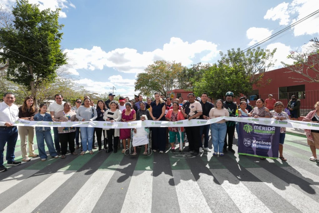 Entrega Cecilia Patrón obras de repavimentación en Santa Gertrudis Copó