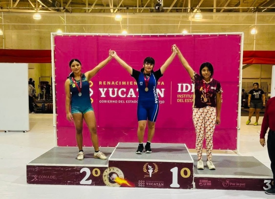 Destacan pesistas tizimileños en primer día de competencias del selectivo estatal