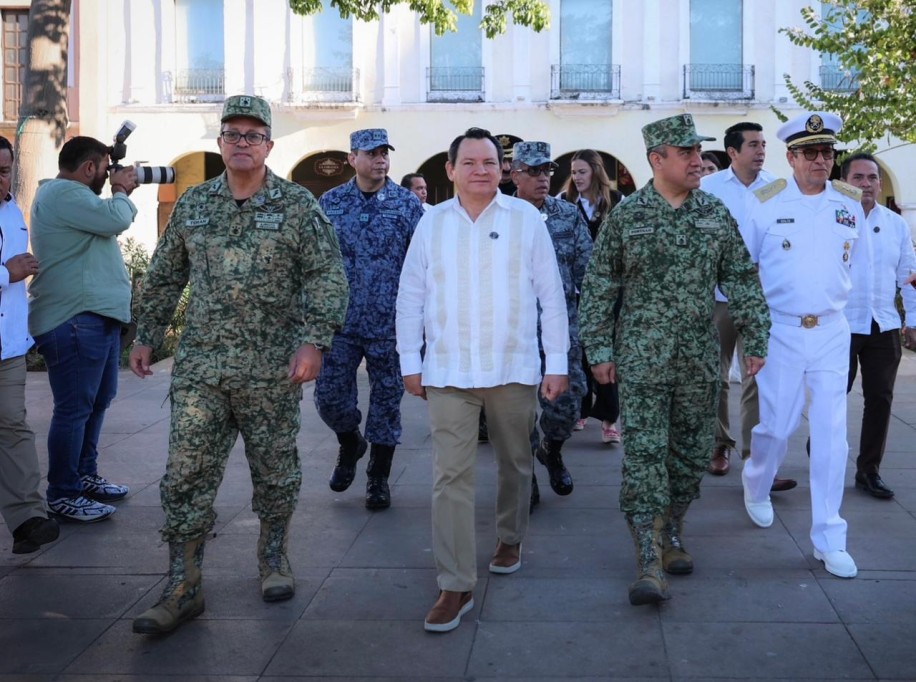 Encabezó gobernador la celebración del Mes del Ejército
