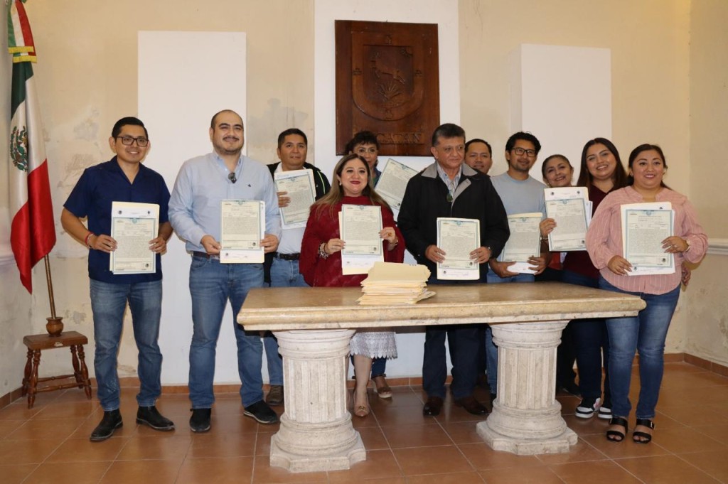 Recibe Indemaya más de 150 actas de doble nacionalidad, con CURP, para migrantes yucatecos en Estados Unidos