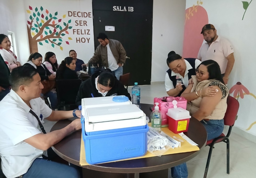 Siguen aplicando vacunas contra la influenza en Tizimín