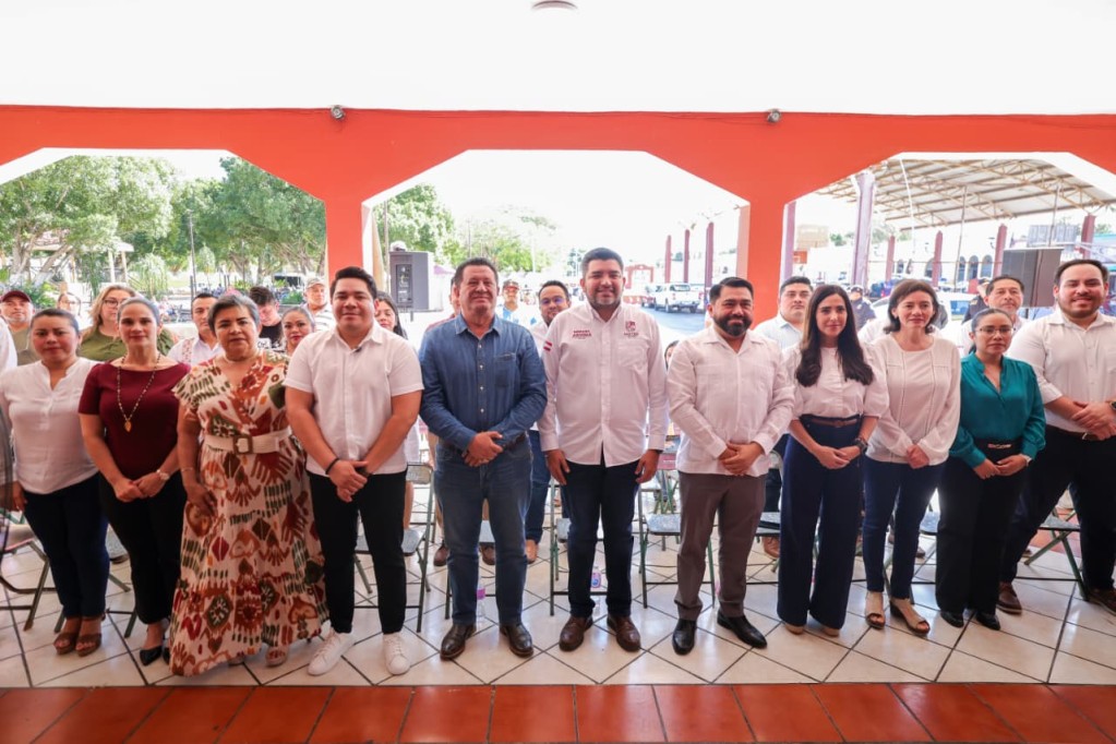 Acerca más de 150 trámites la Ventanilla Única Estatal Móvil a familias de Hoctún y la región