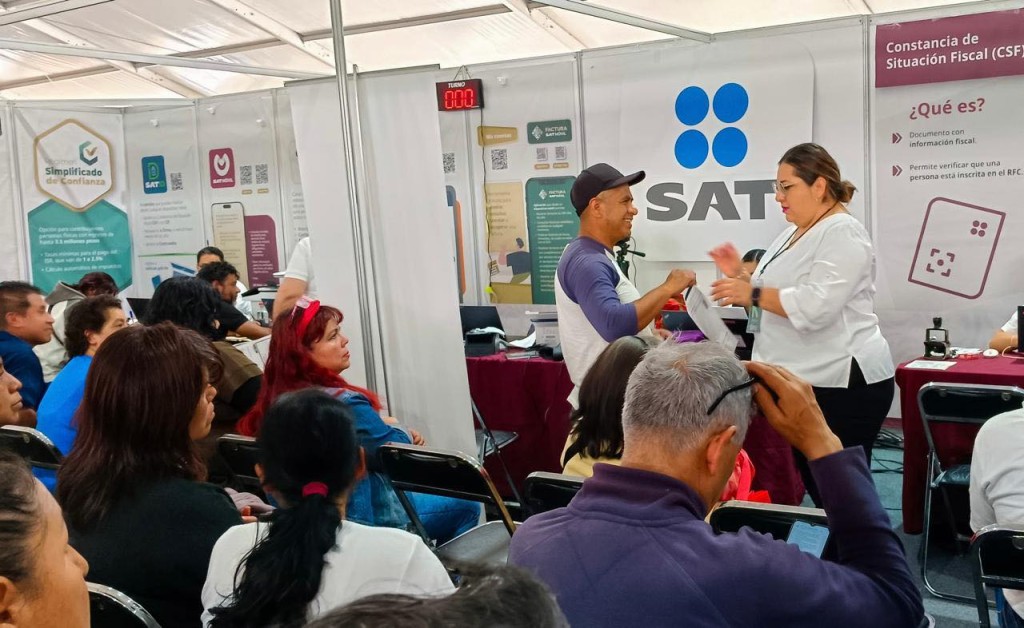 Hay más de un millón 350 mil contribuyentes al SAT, en Yucatán