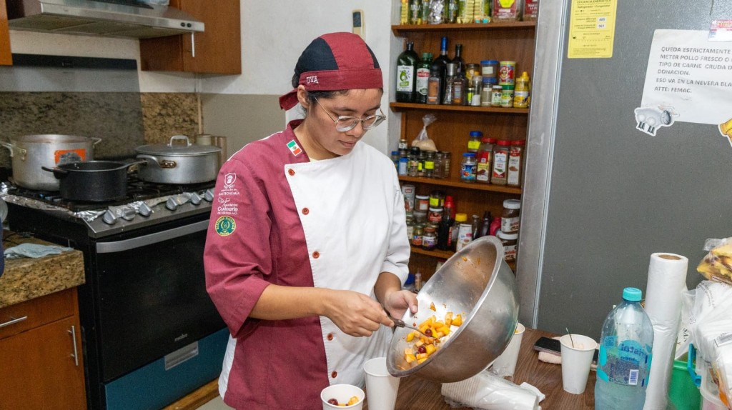 Conecta Ayuntamiento de Mérida a jóvenes con causas sociales