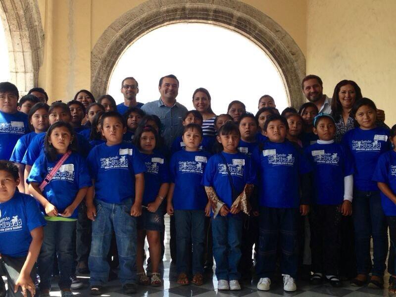 Niños con altos promedios de comisarías de Mérida recorrieron la ciudad. Niños con altos promedios de comisarías de Mérida recorrieron la ciudad.