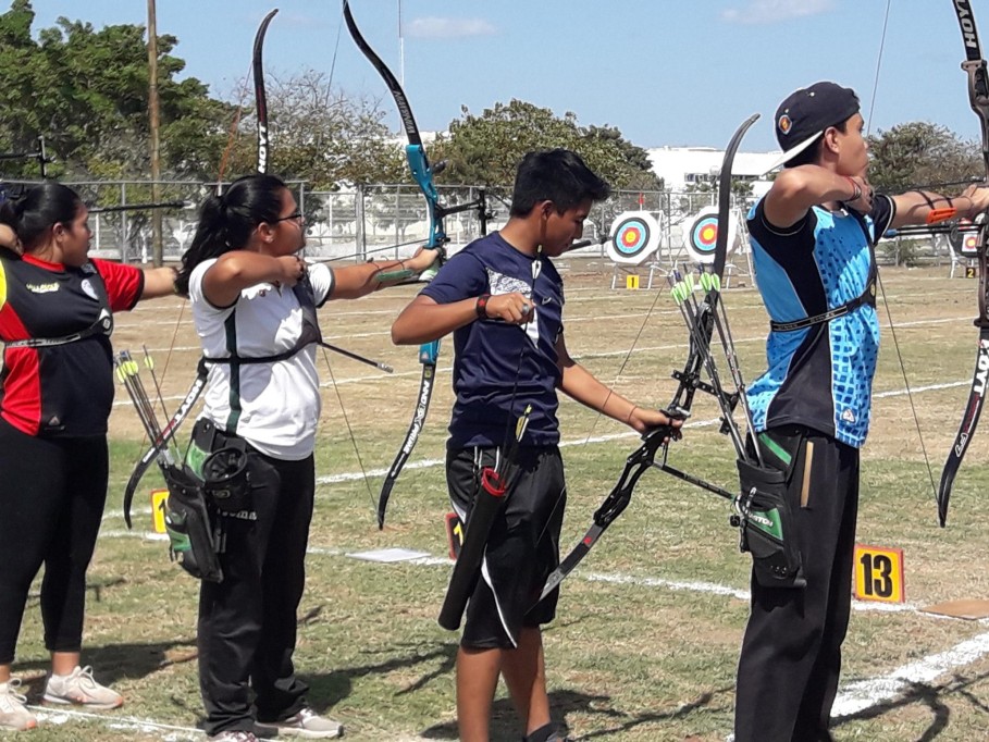Realizarán IDEY y Conade mejoras en espacios deportivos de Yucatán