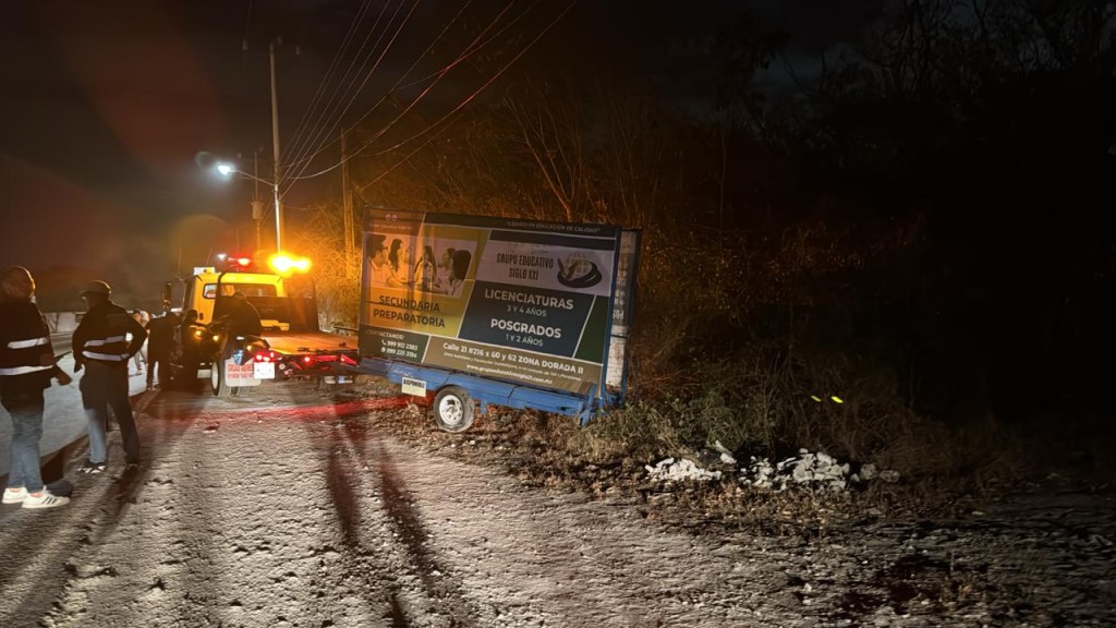 Realizan operativo de retiro de vallas publicitarias en Mérida