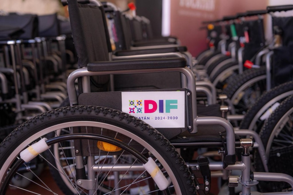 Entregan sillas de ruedas para ampliar oportunidades de movilidad e inclusión en Yucatán