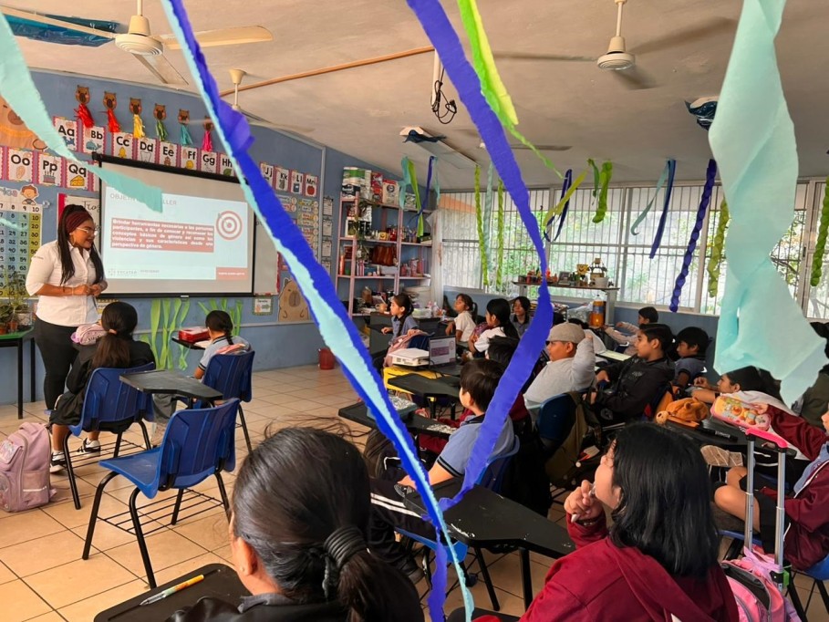 Promueven espacios escolares y laborales seguros para las mujeres