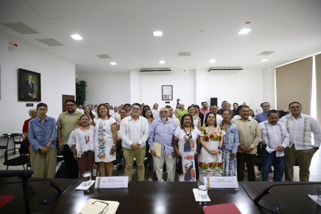 Reflexionan sobre avances en materia de protección e impulso de la lengua maya