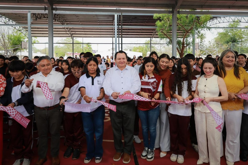 Impulsa el gobernador mejores condiciones para la educación, en Dzununcán