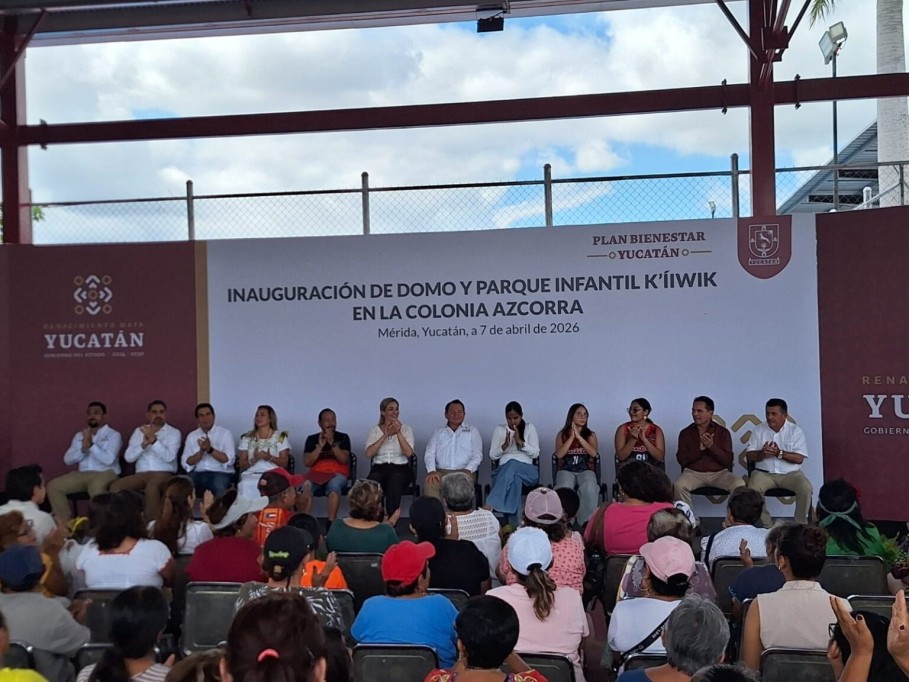 Entregó Huacho Díaz Mena un domo y parque infantil en colonia Azcorra