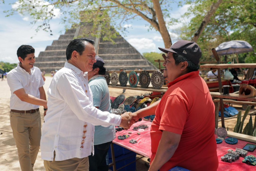 Reordenan comercio artesanal en Chichén Itzá