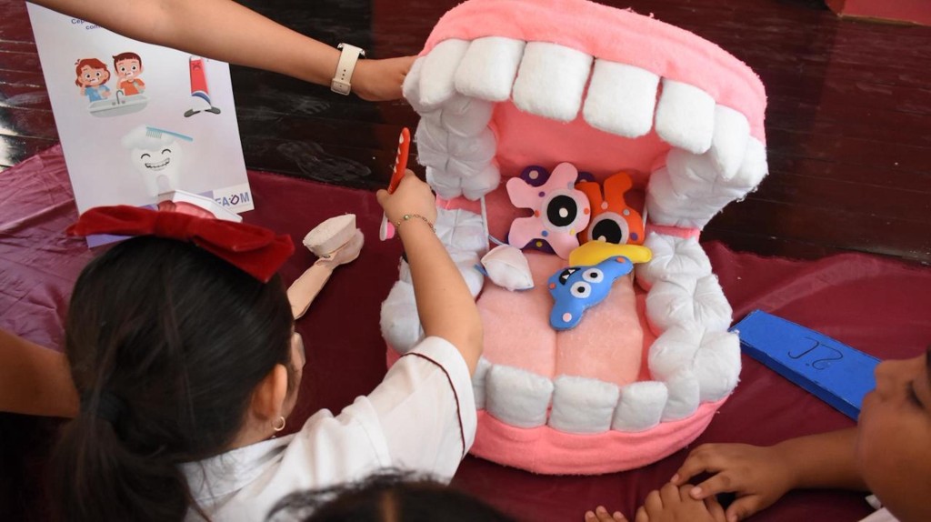 Promueven salud bucal infantil con jornada en unidad dental móvil