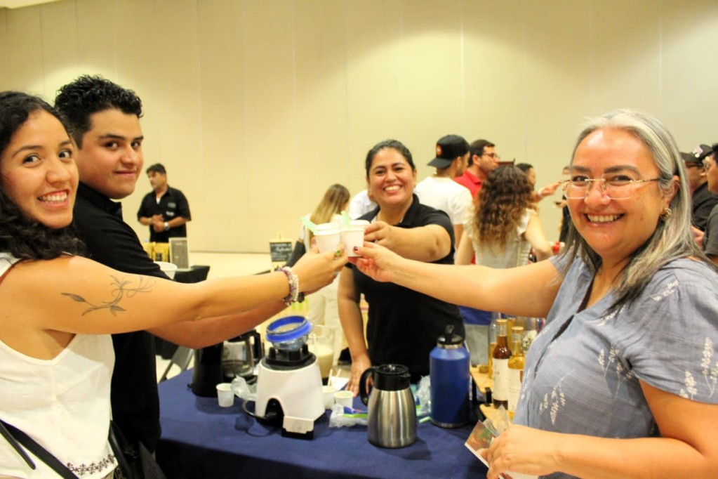 Promueve IYEM vinculación comercial entre proveedores y cafeterías, en Yucatán