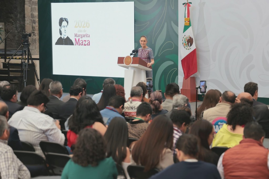 Claudia Sheinbaum anuncia acuerdo para que los trabajadores del Estado ganen el salario medio del IMSS