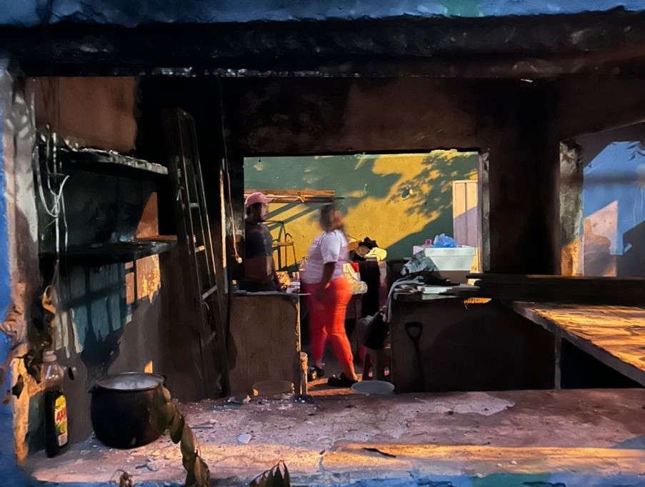 Atiende ayuntamiento incendio en predio de la colonia Santa Rosa