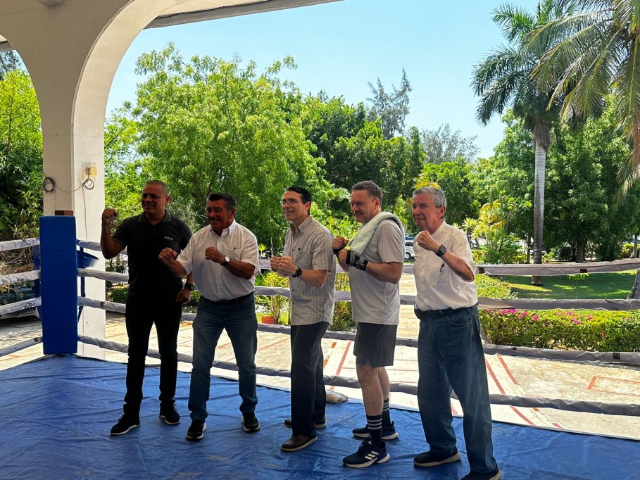 Inauguran la academia de box Bancario-Guty Espadas Jr.