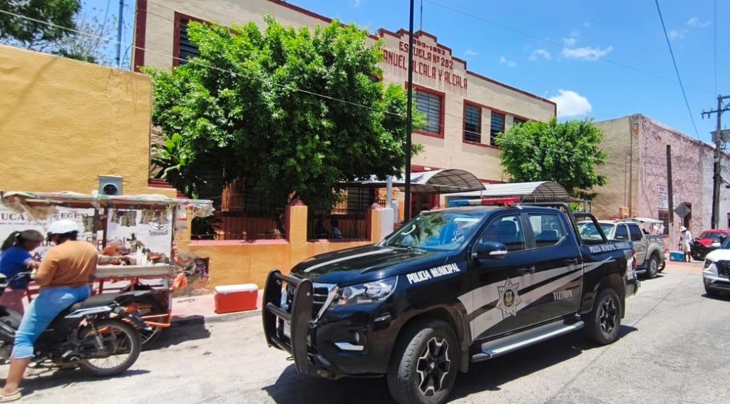 Se desvanece estudiante de primaria de Tizimín, al parecer por golpe de calor