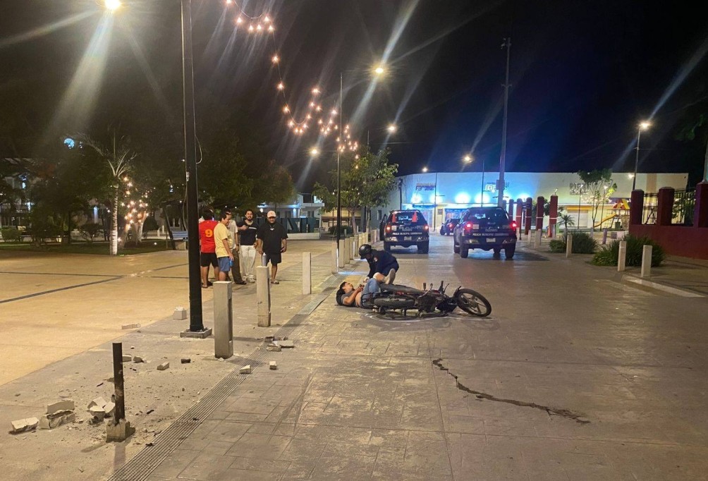Iba en moto, alcoholizado, y derribó un bolardo del Centro Histórico de Tizimín