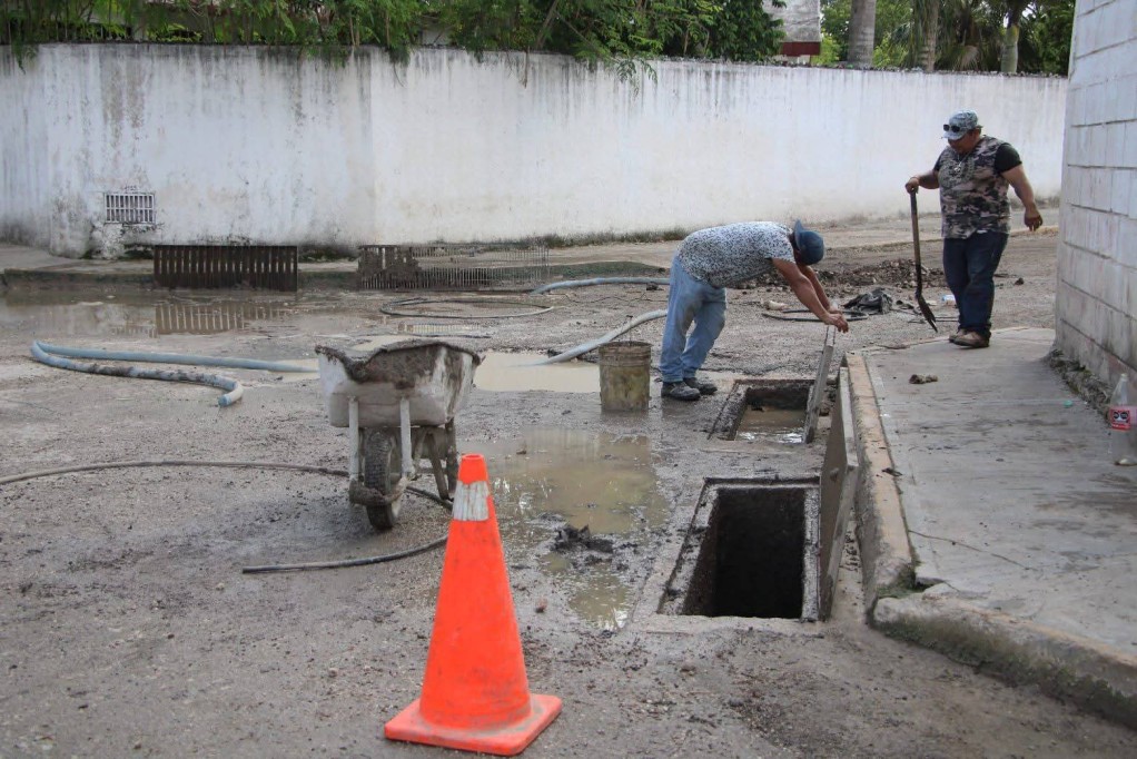 Exhortan en Tizimín a no arrojar basura en alcantarillas