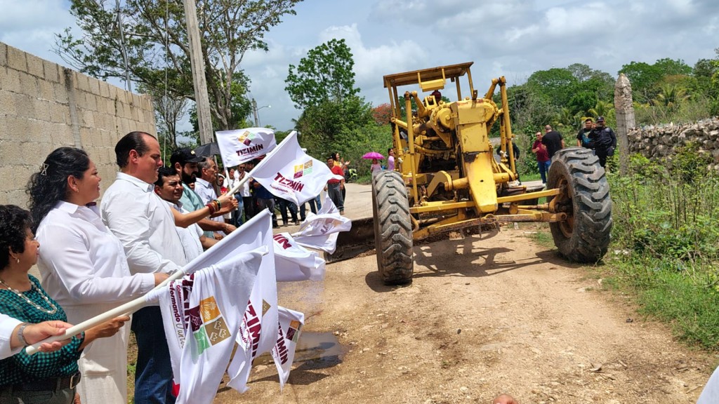 Inicia construcción de calles y ampliación de red eléctrica en Santo Domingo, Colonia de Tizimín