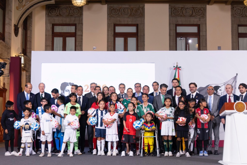 Afirma Claudia Sheimbaum que está iniciando una etapa distinta del futbol mexicano