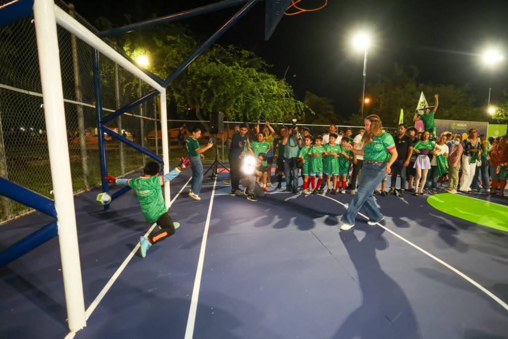 Suma Cecilia Patrón canchas mundialistas entregadas a la comunidad, como parte de Mérida Enchula.