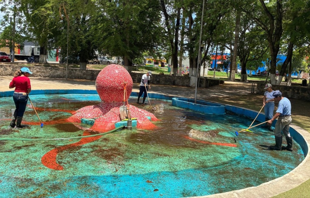 Mejoran iluminación de jardines del Zoológico de Tizimín