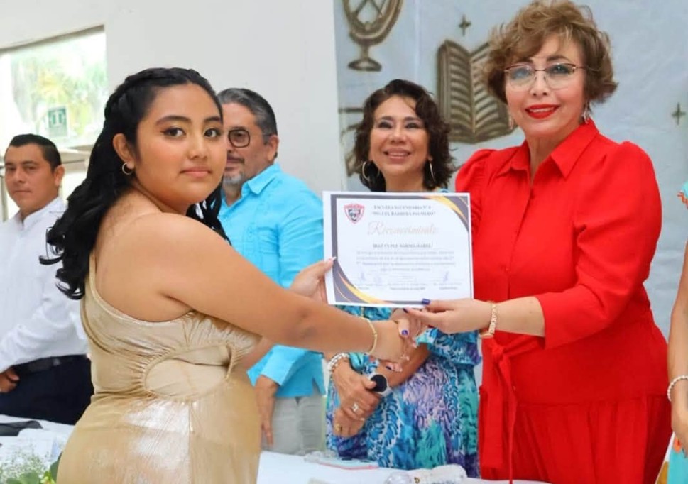 Emotiva despedida para más de 300 alumnos de la Secundaria Palmero
