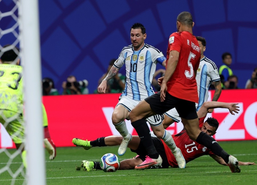 Sufre Argentina, pero logra superar a Egipto 3-2