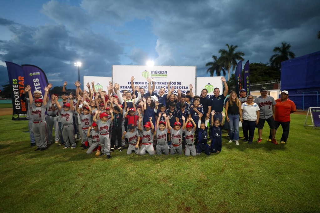 Mérida Enchula más de 400 espacios deportivos con nueva iluminación: Cecilia Patrón