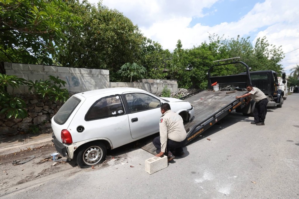 Ha retirado Ayuntamiento de Mérida más de 160 autos abandonados en la vía pública