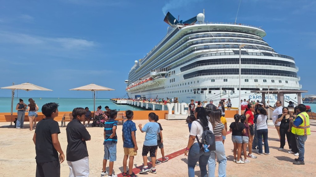 Sobresale Yucatán en el plano nacional turístico, aunque hay disminución del número de visitantes
