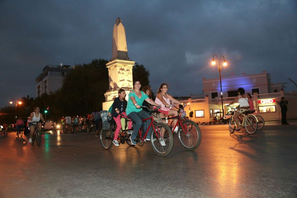 Analiza el Ayuntamiento de Mérida ampliar el recorrido de la Biciruta Nocturna
