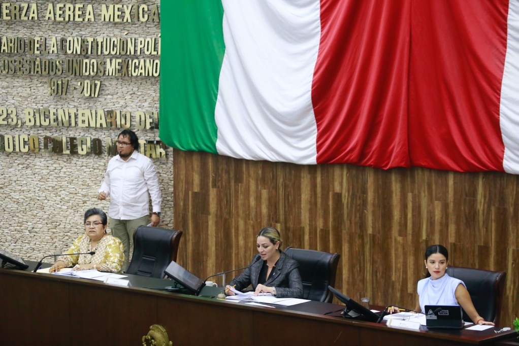 Reconoce Congreso la trayectoria de tres instituciones que han marcado la educación y la cultura de Yucatán