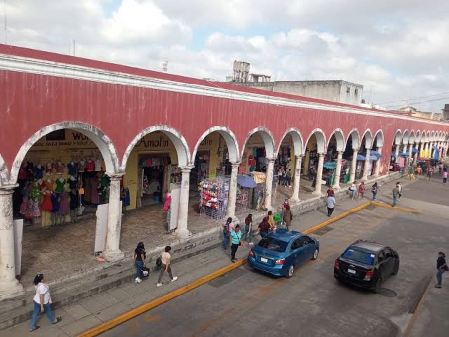 Inician trabajos de restauración en el Portal de Granos de Mérida