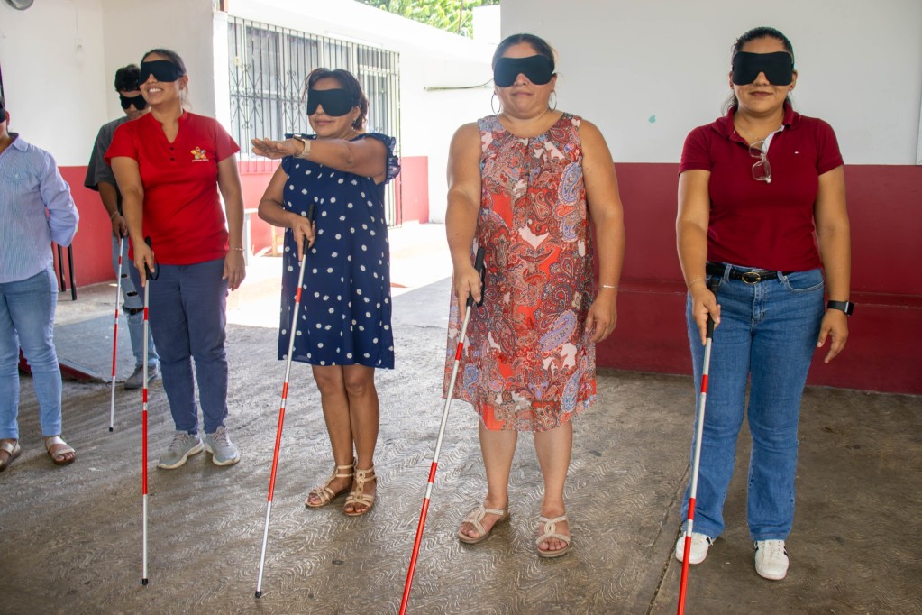 Promueve DIF Yucatán inclusión educativa mediante taller de sensibilización sobre discapacidad visual