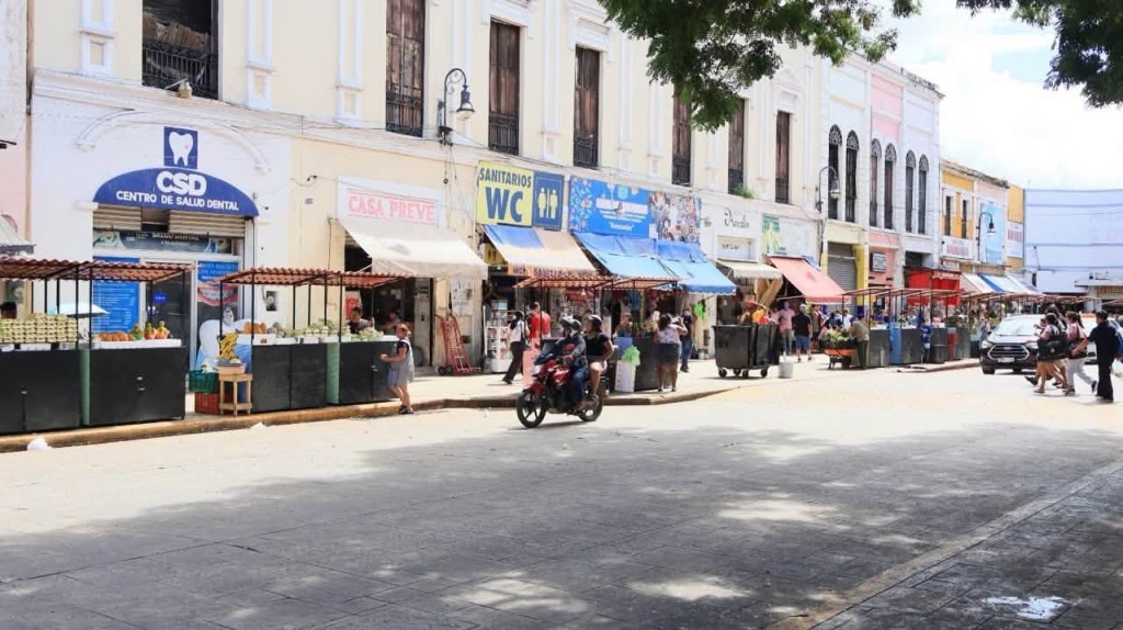 Continuará la mejora de puestos ambulantes en el centro de Mérida