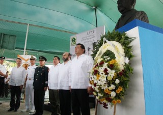Autoridades civiles y militares rinden homenaje a Lázaro Cárdenas. Autoridades civiles y militares rinden homenaje a Lázaro Cárdenas.