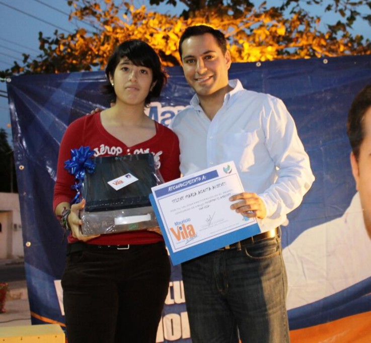 Diputado Mauricio Vila premia a ganadores "Con Vila cuidemos el medio ambiente" Diputado Mauricio Vila premia a ganadores "Con Vila cuidemos el medio ambiente"