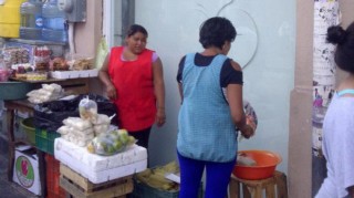Sancionarán a comercios que den cabida al ambulantaje Sancionarán a comercios que den cabida al ambulantaje