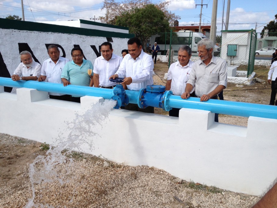 El Gobernador del Estado pone en servicio el cárcamo de rebombeo El Gobernador del Estado pone en servicio el cárcamo de rebombeo